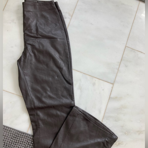 KS Selection faux leather pants zip front size 6 - Picture 4 of 5